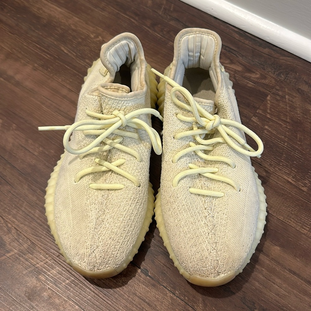 Yeezy Boost V2 350’s in color “Butter” | Men’s 7.5 Women’s 9